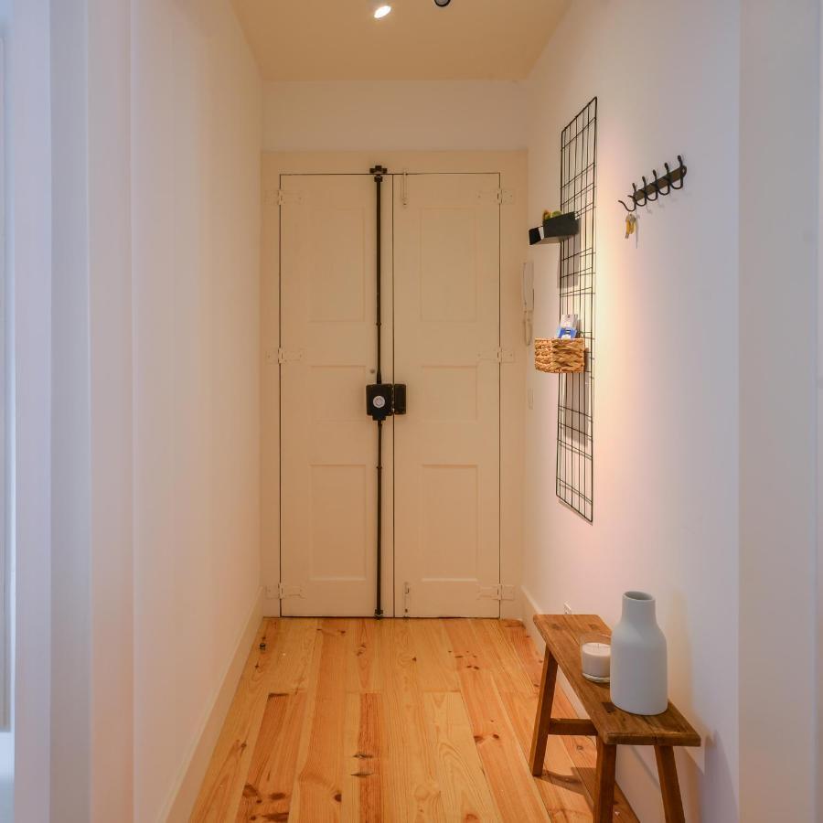 Sunny And Stylish Apartment - 11 Min To The Center Lisbon Bagian luar foto